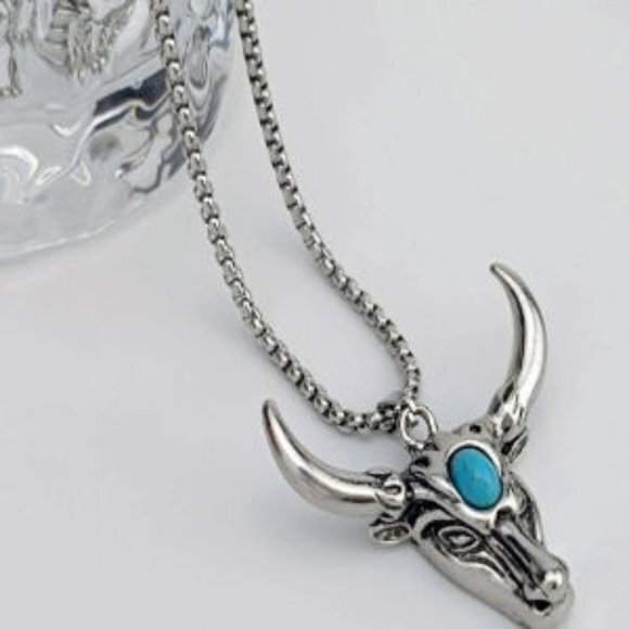 Anthropologie Jewelry - Silver Alloy Bull Head Western Vintage Pendant Necklace With Turquoise